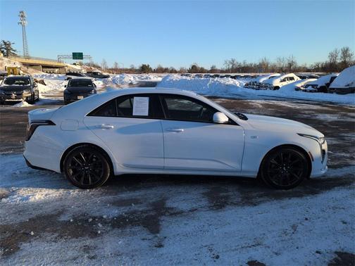 2022 Cadillac CT4 Sport