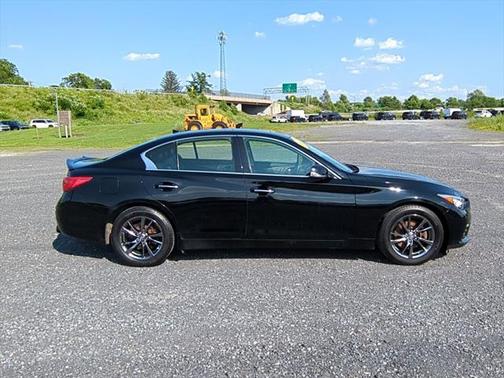 2017 INFINITI Q50 3.0t Signature Edition