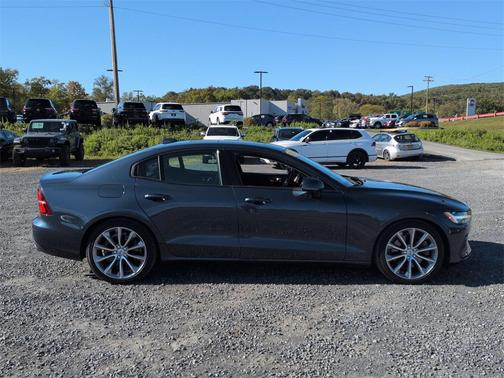 2019 Volvo S60 T6 Momentum