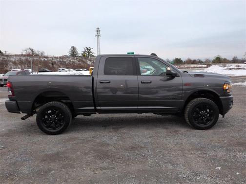 2022 RAM 2500 Big Horn Crew Cab 4x4 6'4' Box