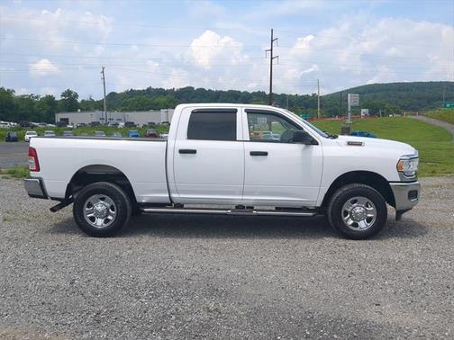 2019 RAM 2500 Tradesman Crew Cab 4x4 6'4' Box