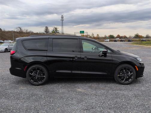 2026 Chrysler Pacifica L