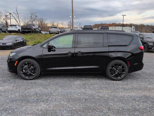 2026 Chrysler Pacifica L