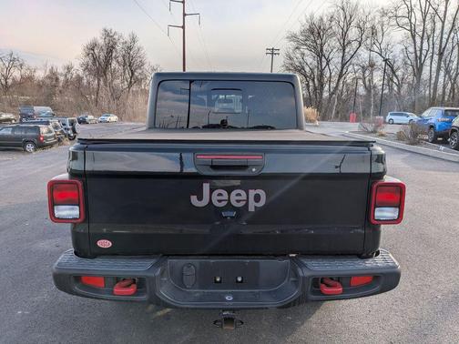 Black Clearcoat 2020 Jeep Gladiator Rubicon