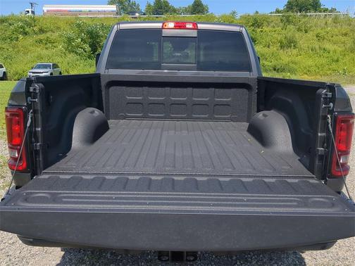 2025 RAM 2500 Tradesman Crew Cab 4x4 6'4' Box