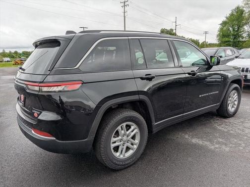2022 Jeep Grand Cherokee Laredo