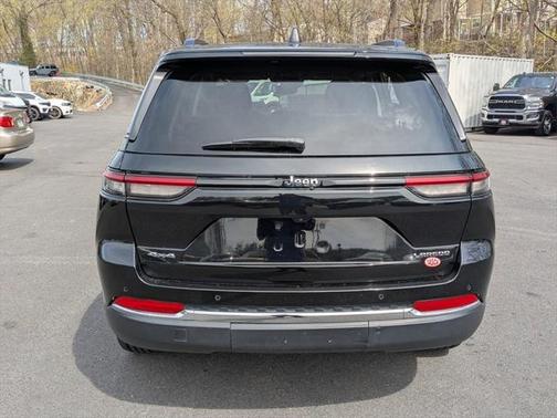2022 Jeep Grand Cherokee Laredo