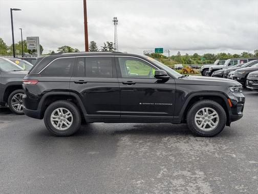 2022 Jeep Grand Cherokee Laredo