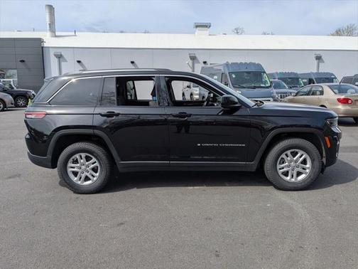 2022 Jeep Grand Cherokee Laredo