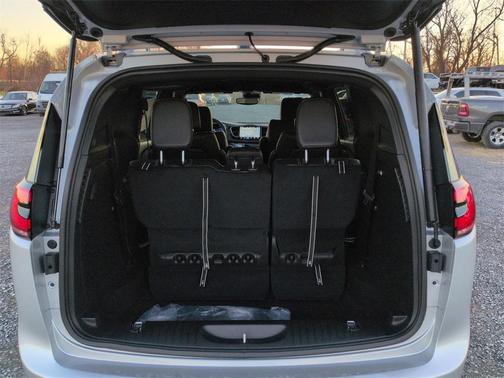 2026 Chrysler Pacifica L