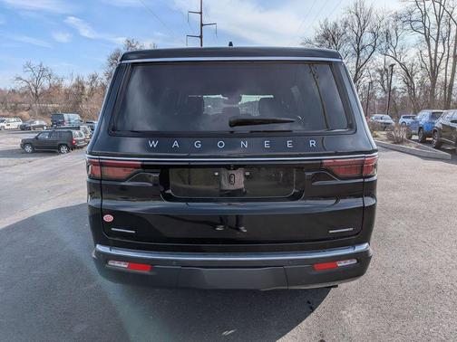 Diamond Black Crystal Pearlcoat 2022 Jeep Wagoneer Series III 4x4