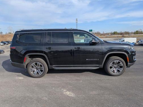 Diamond Black Crystal Pearlcoat 2022 Jeep Wagoneer Series III 4x4