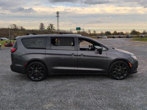 2019 Chrysler Pacifica Touring Plus