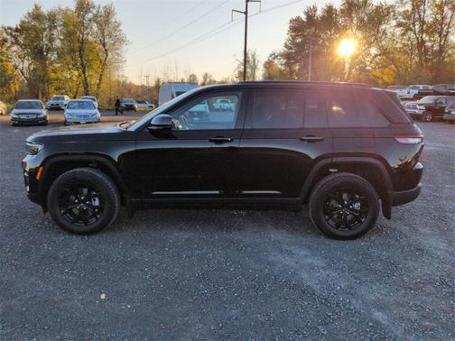 2025 Jeep Grand Cherokee Altitude