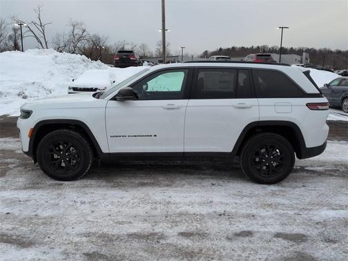 2026 Jeep Grand Cherokee Altitude