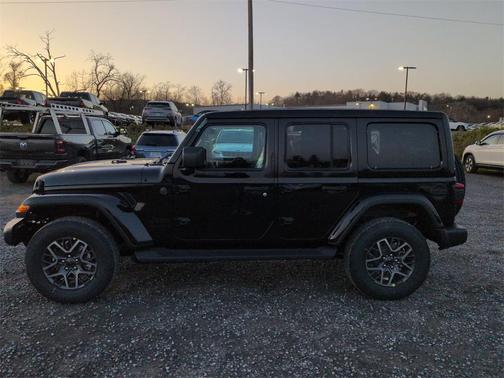 2026 Jeep Wrangler 4-Door Sahara 4x4