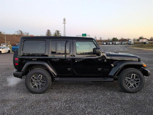 2026 Jeep Wrangler 4-Door Sahara 4x4