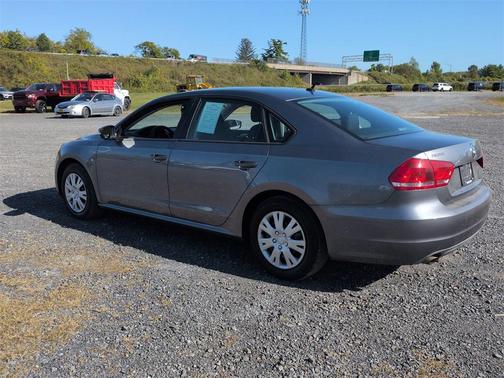 2015 Volkswagen Passat 1.8T S