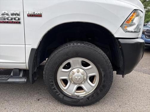 2017 RAM 2500 Tradesman Crew Cab 4x4 6'4' Box