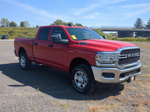 2024 RAM 2500 Tradesman Crew Cab 4x4 6'4' Box