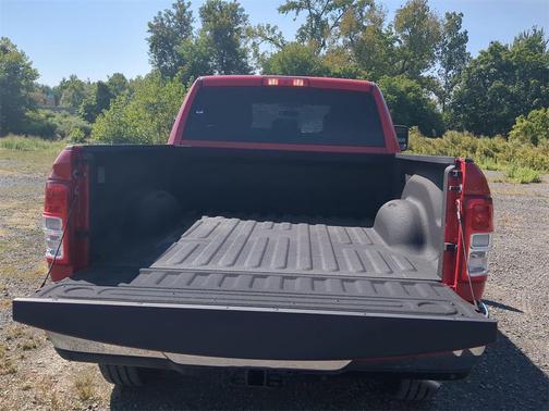2024 RAM 2500 Tradesman Crew Cab 4x4 6'4' Box