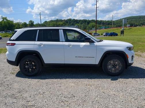 2025 Jeep Grand Cherokee Altitude