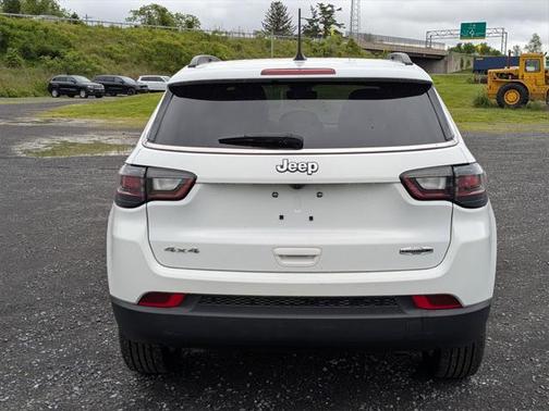 2023 Jeep Compass Latitude Lux