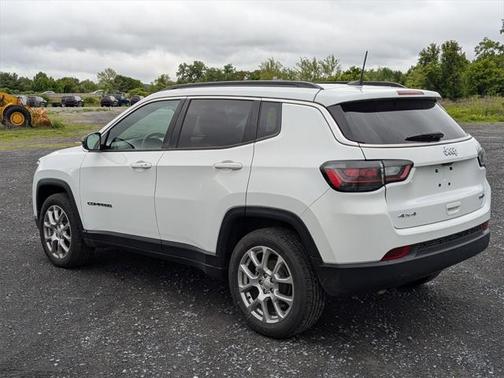 2023 Jeep Compass Latitude Lux