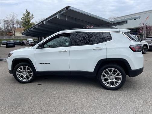 2023 Jeep Compass Latitude Lux