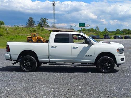 2024 RAM 2500 Laramie Crew Cab 4x4 6'4' Box