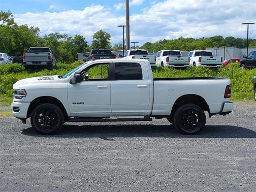 2024 RAM 2500 Laramie Crew Cab 4x4 6'4' Box