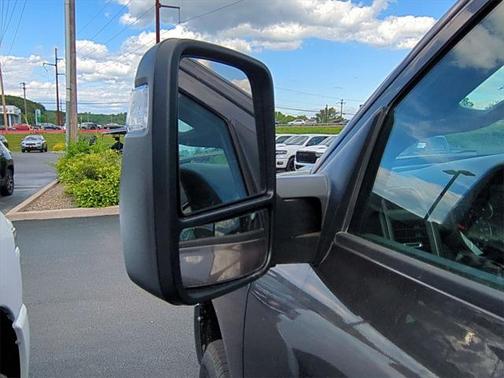 2025 RAM 2500 Tradesman Crew Cab 4x4 6'4' Box