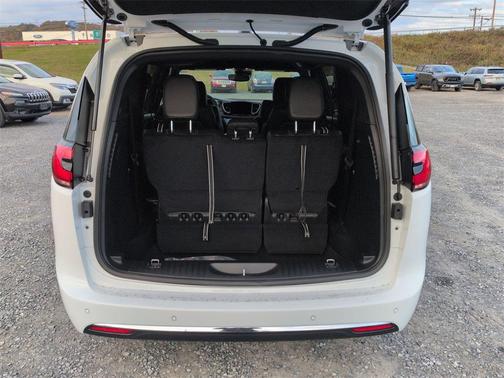 2026 Chrysler Pacifica L