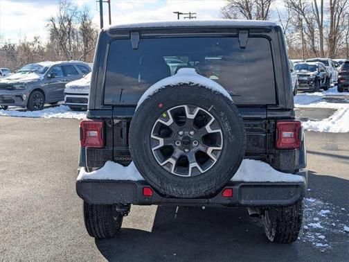 2025 Jeep Wrangler 4-Door Sahara 4x4
