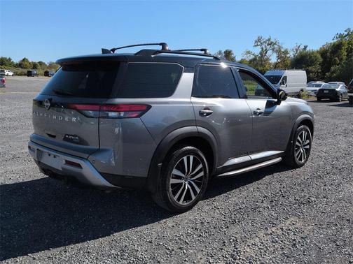 2023 Nissan Pathfinder Platinum 4WD