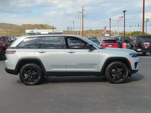 2022 Jeep Grand Cherokee Altitude