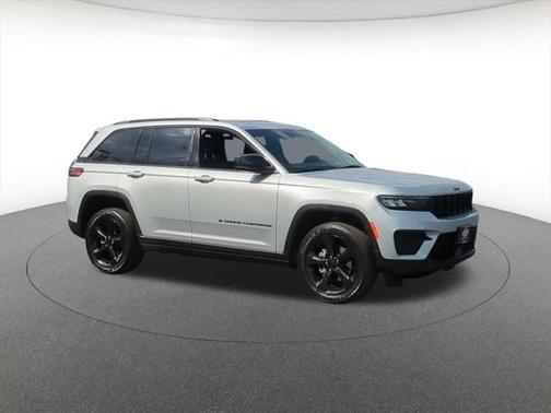 2022 Jeep Grand Cherokee Altitude