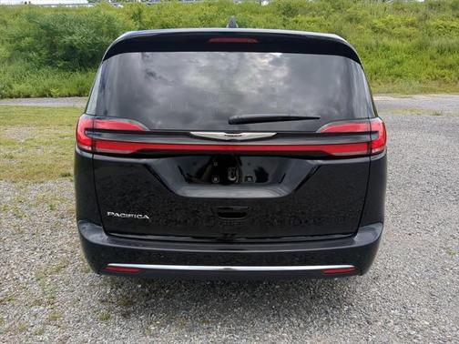 2025 Chrysler Pacifica L