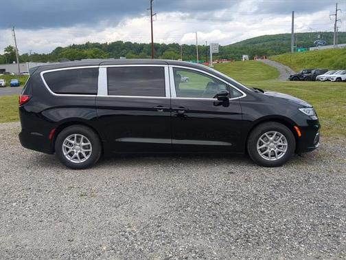 2025 Chrysler Pacifica L
