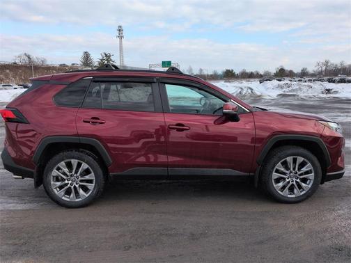 2022 Toyota RAV4 XLE Premium
