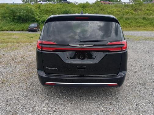 2025 Chrysler Pacifica L