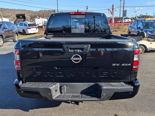 2024 Nissan Frontier SV