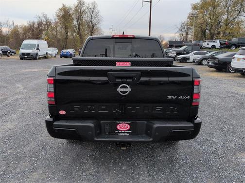 2024 Nissan Frontier SV