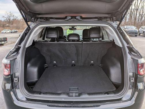 Diamond Black Crystal Pearlcoat 2021 Jeep Compass Latitude