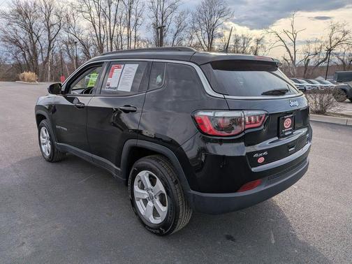 Diamond Black Crystal Pearlcoat 2021 Jeep Compass Latitude