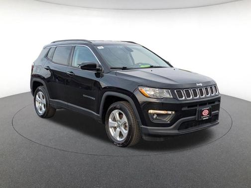 Diamond Black Crystal Pearlcoat 2021 Jeep Compass Latitude
