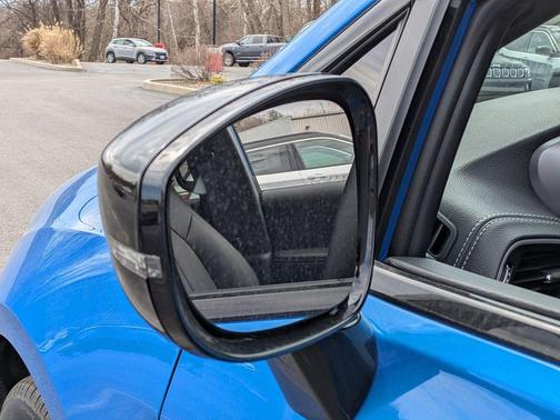 Hydro Blue Pearlcoat 2026 Chrysler Pacifica L