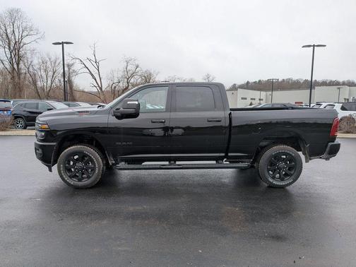 Diamond Black Crystal Pearlcoat 2026 RAM 2500 Big Horn