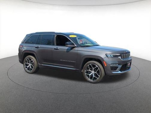 2022 Jeep Grand Cherokee Summit