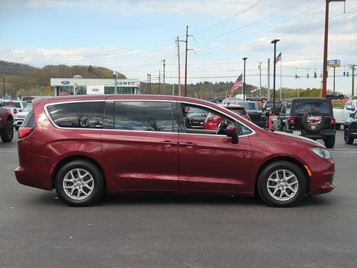 2017 Chrysler Pacifica Touring